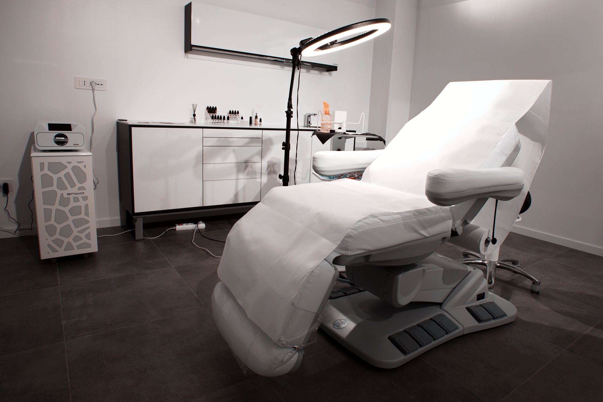 Vderma poltrona studio cassino dermopigmentazione tricopigmentazione immagine